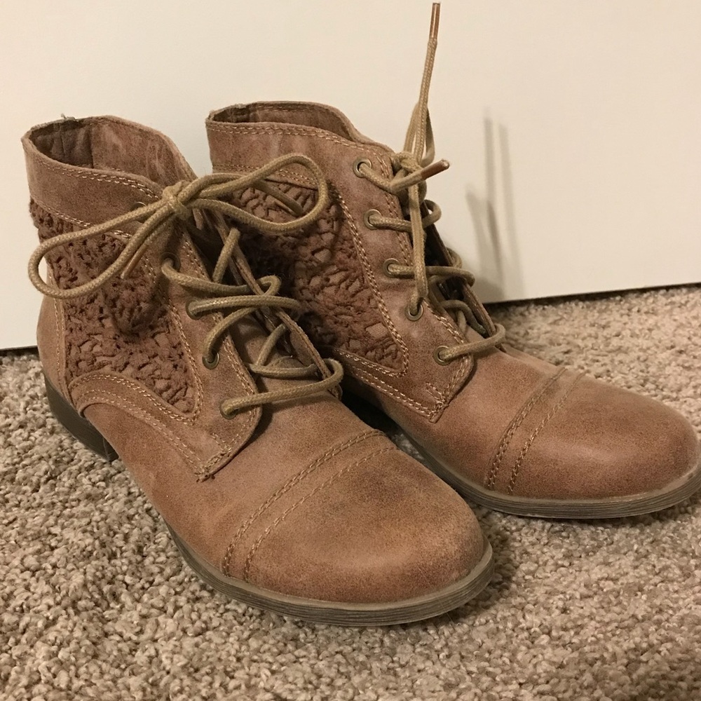✨Brown Mossimo ankle boots✨